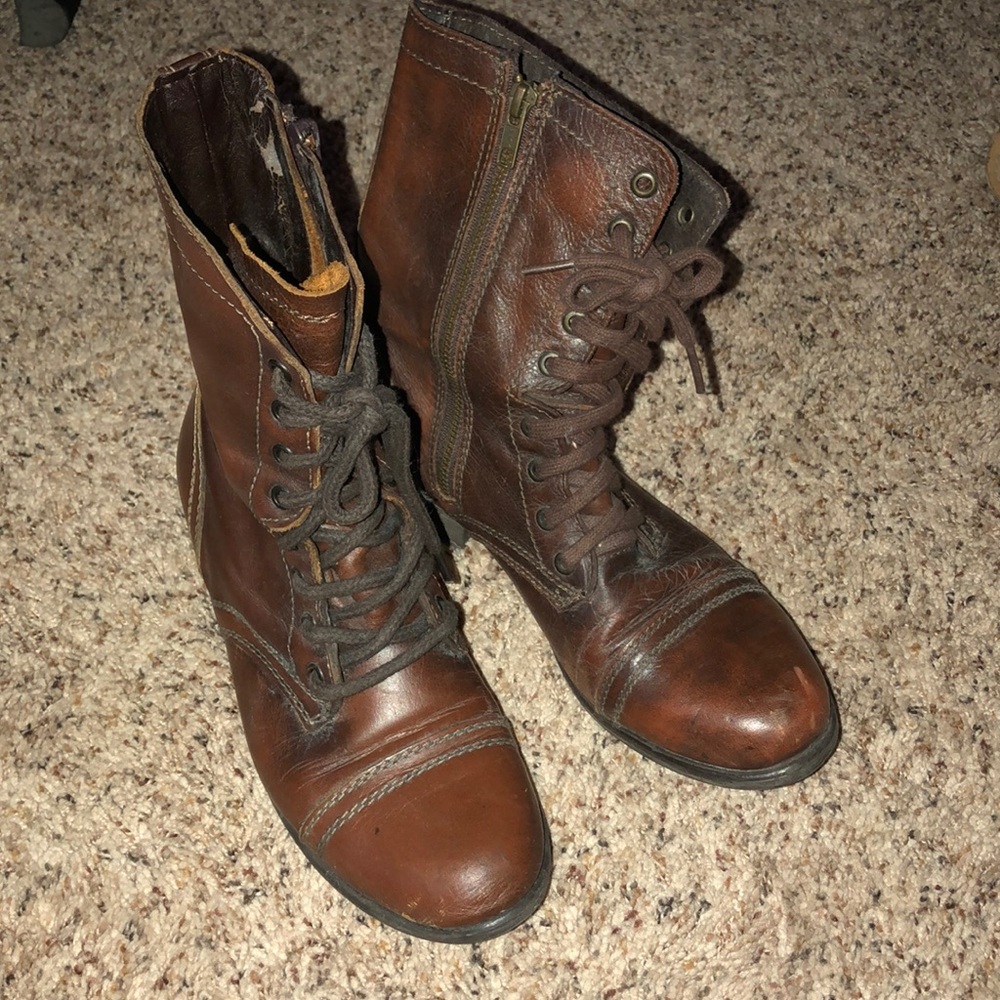 - Steve Madden Troopa Boots 9.5 brown